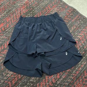 Set of 2 workout shorts size large